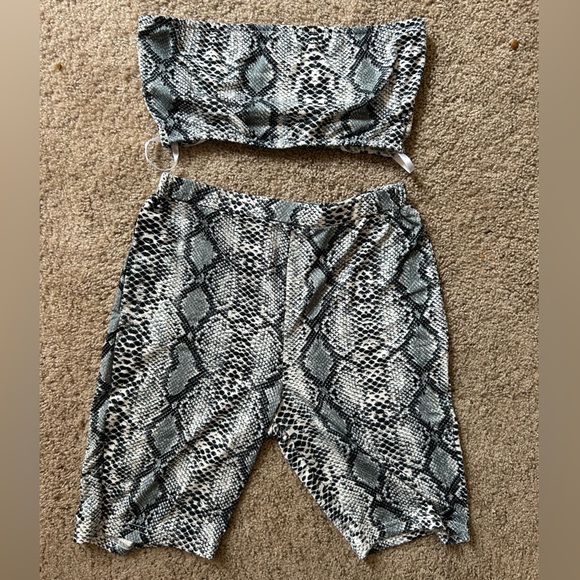 Superdown (revolve) Set - Picture 2 of 3